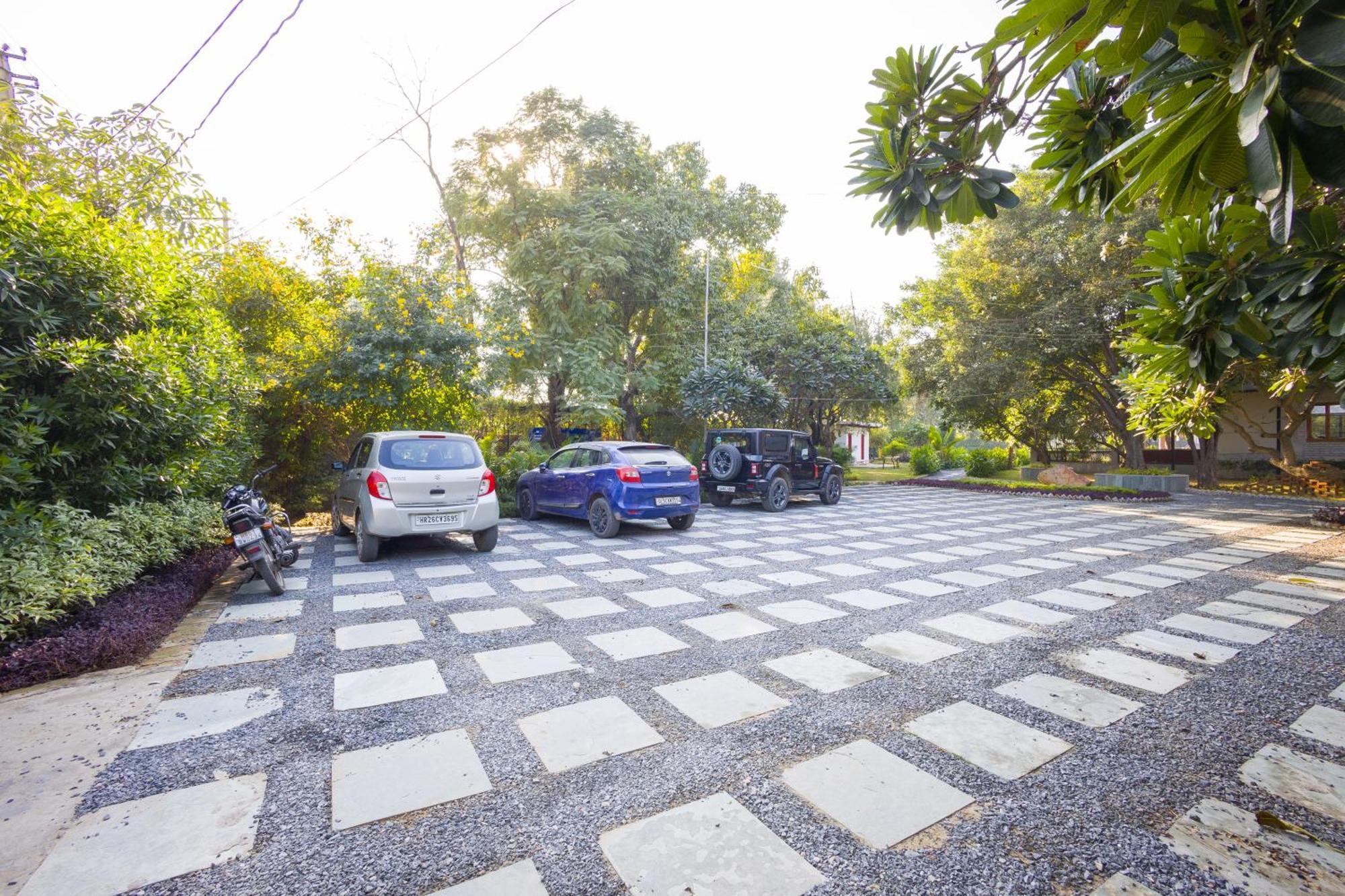 Elivaas Hidden Oasis 4Bhk With Pool, Mud House & Container House Villa Dhauj Luaran gambar