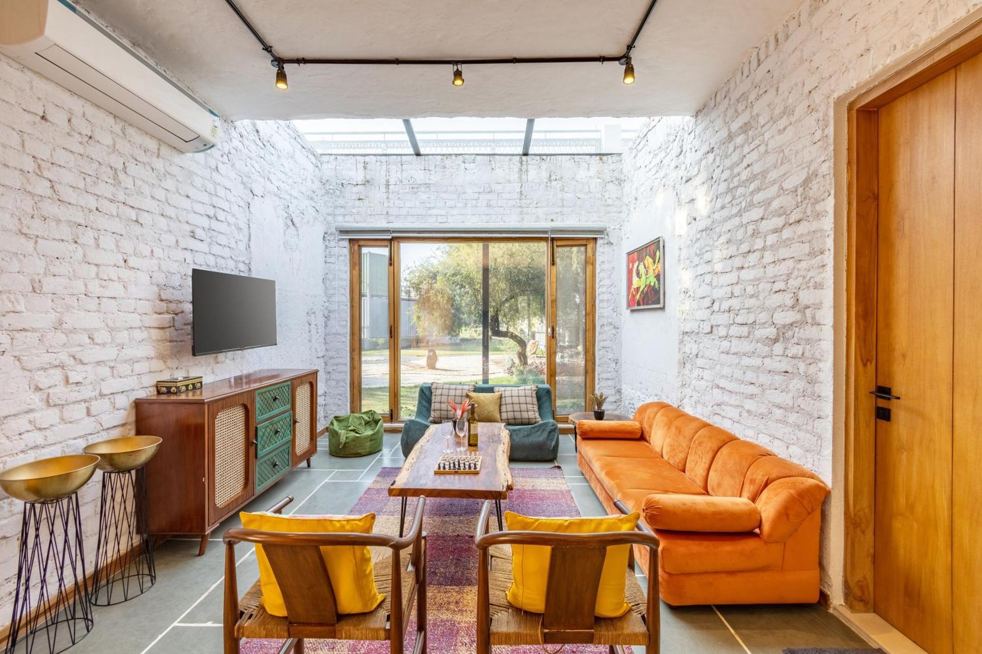Elivaas Hidden Oasis 4Bhk With Pool, Mud House & Container House Villa Dhauj Luaran gambar