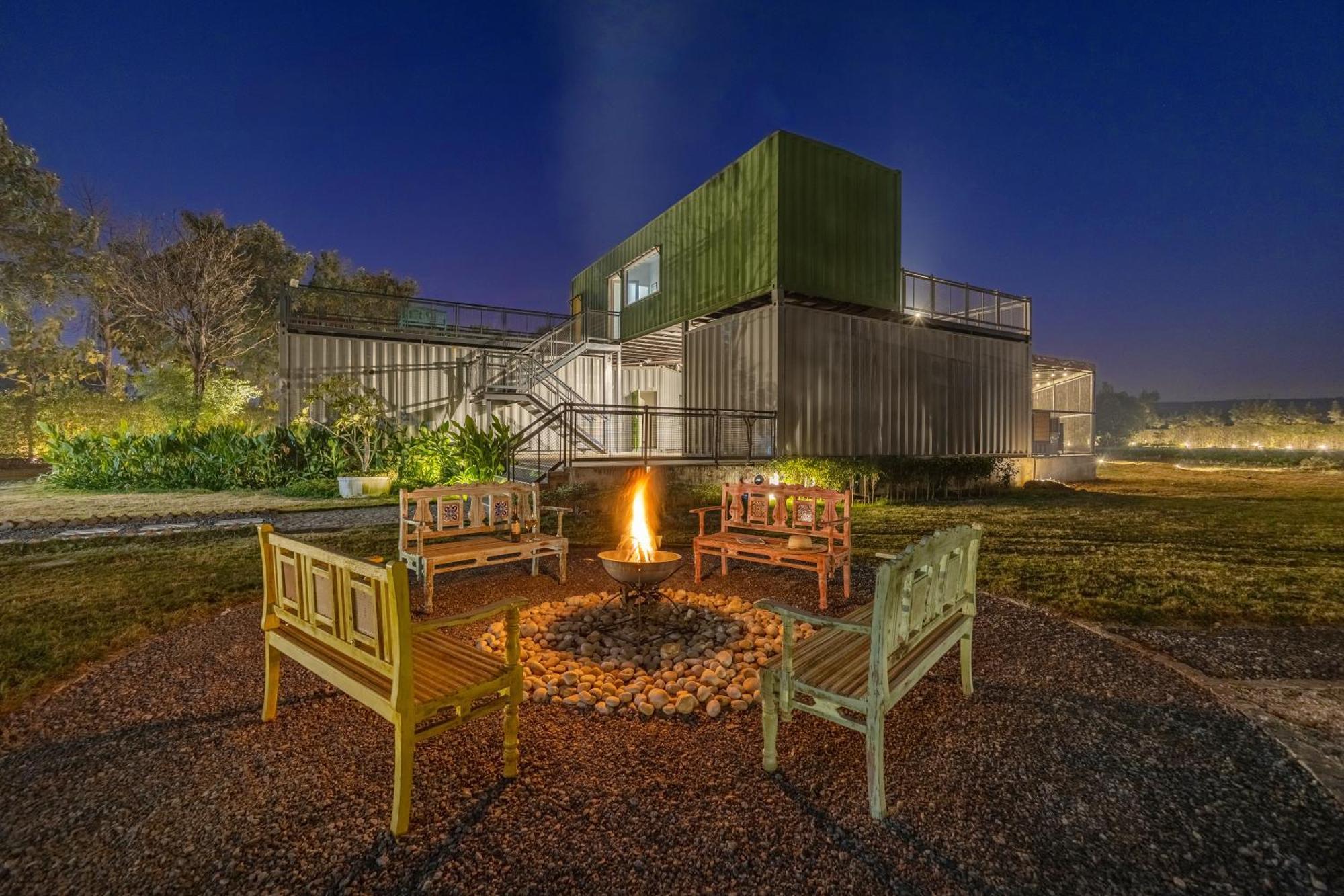 Elivaas Hidden Oasis 4Bhk With Pool, Mud House & Container House Villa Dhauj Luaran gambar
